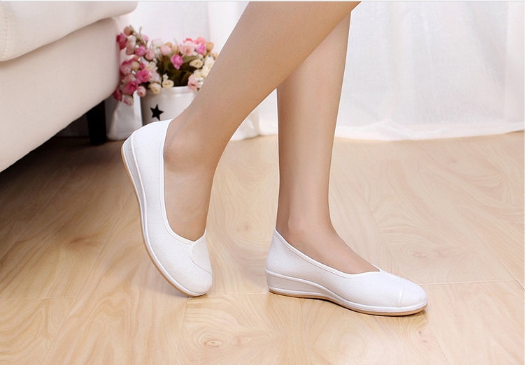 womens white nursing shoes